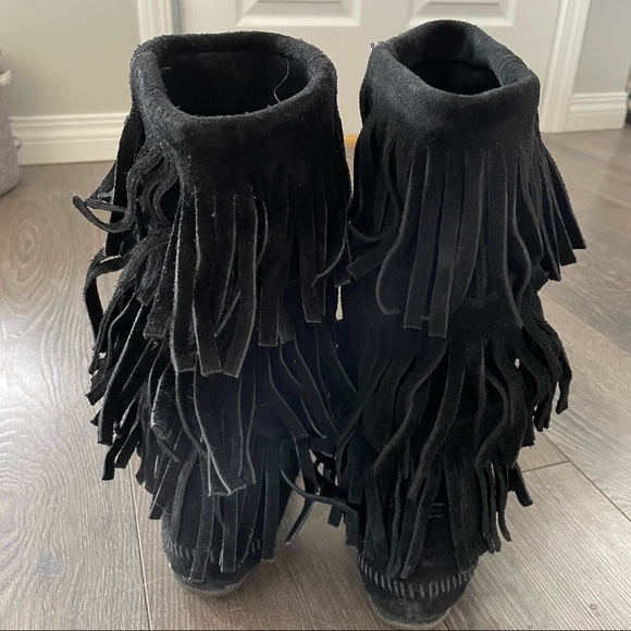 Minnetonka black calf high 3 layer fringe boot - Picture 3 of 4